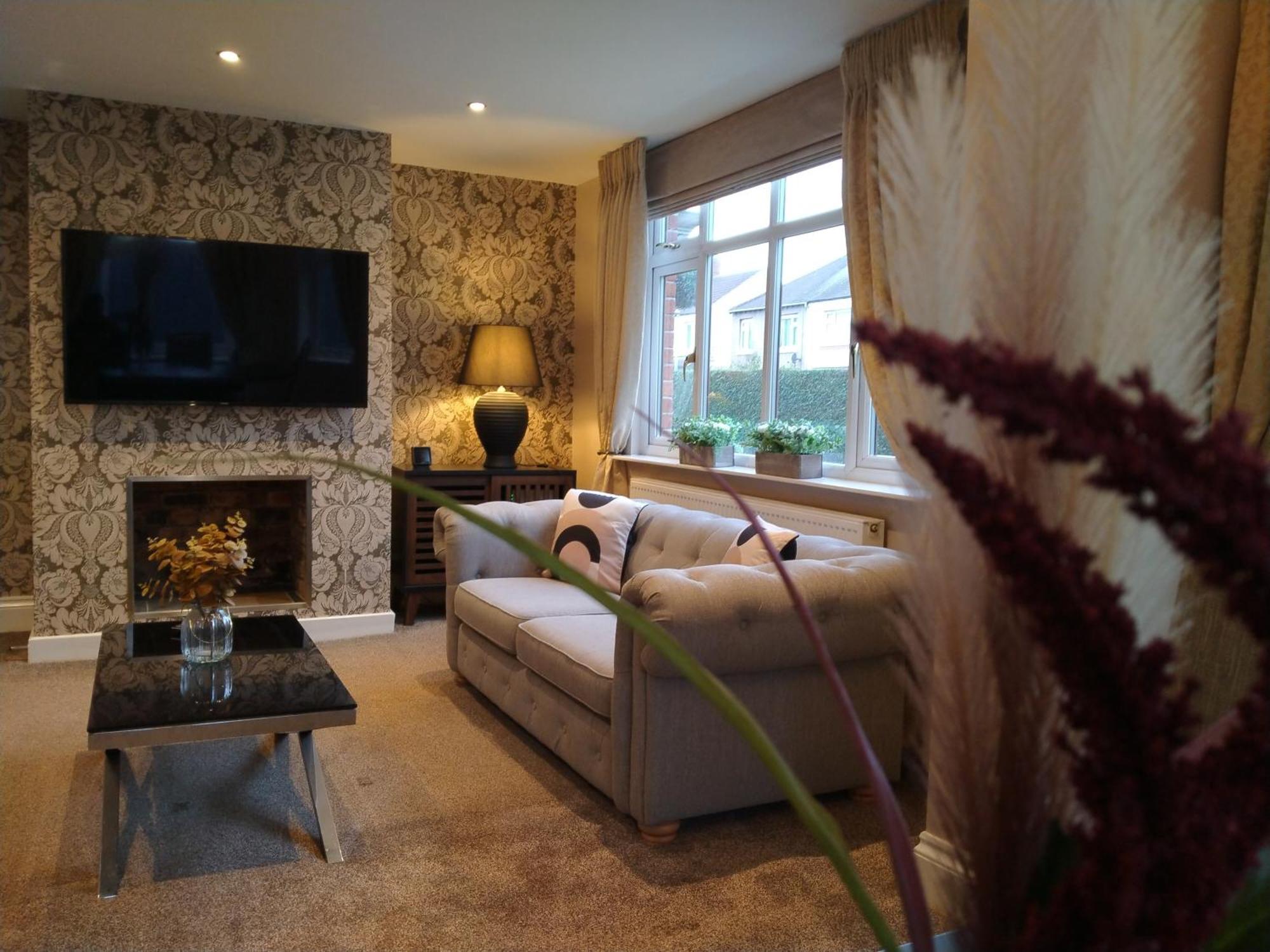 Villa Sirius House - Sleeps 7, Driveway, Garden Crewe Exterior foto